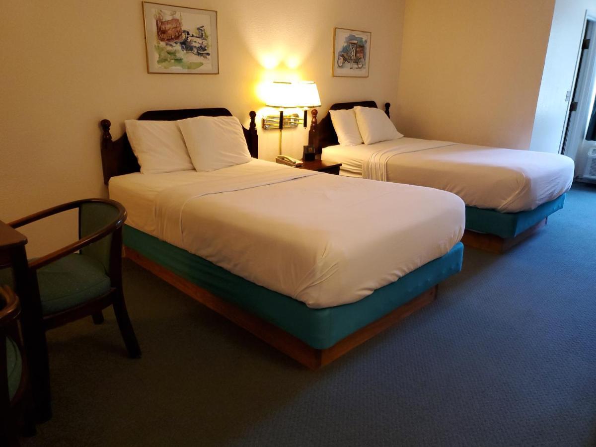 Voyager Inn 세인트이그나스 외부 사진