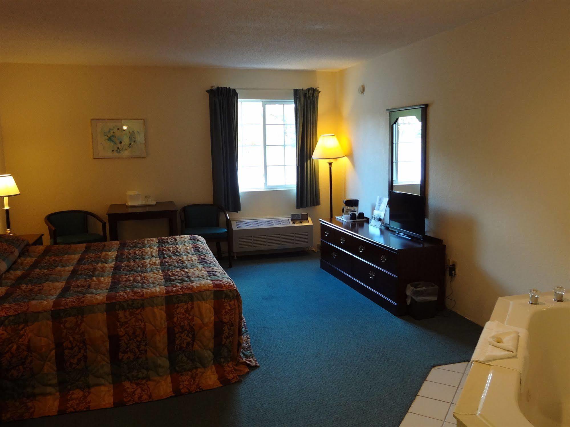 Voyager Inn 세인트이그나스 외부 사진