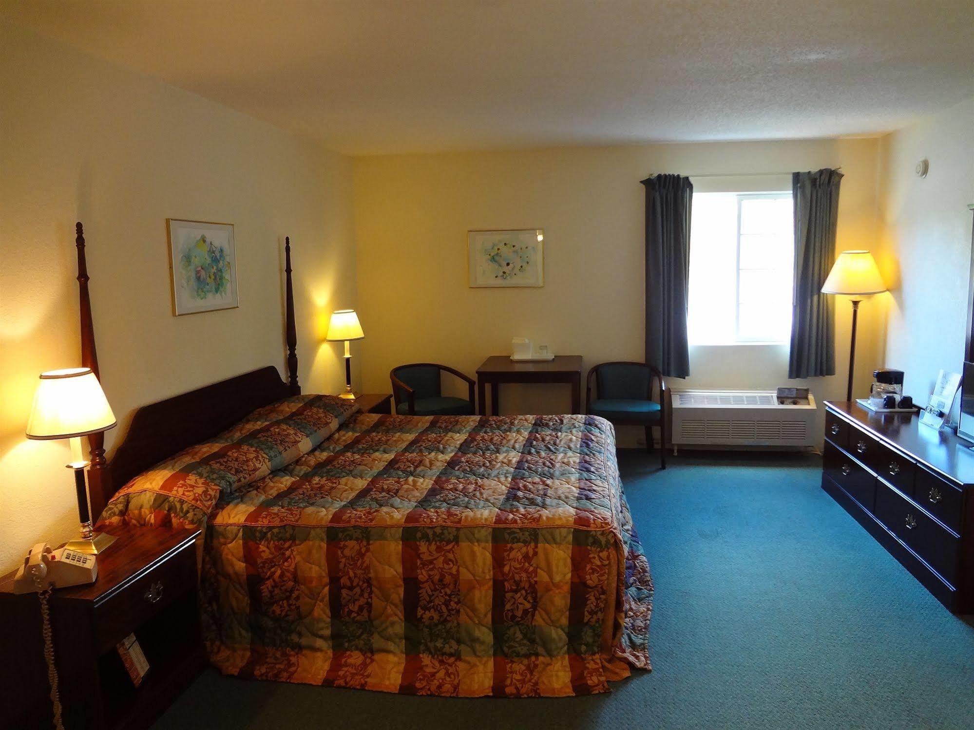 Voyager Inn 세인트이그나스 외부 사진